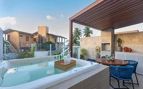 Espaço a beira mar de João Pessoa com jacuzzi e pé na areia